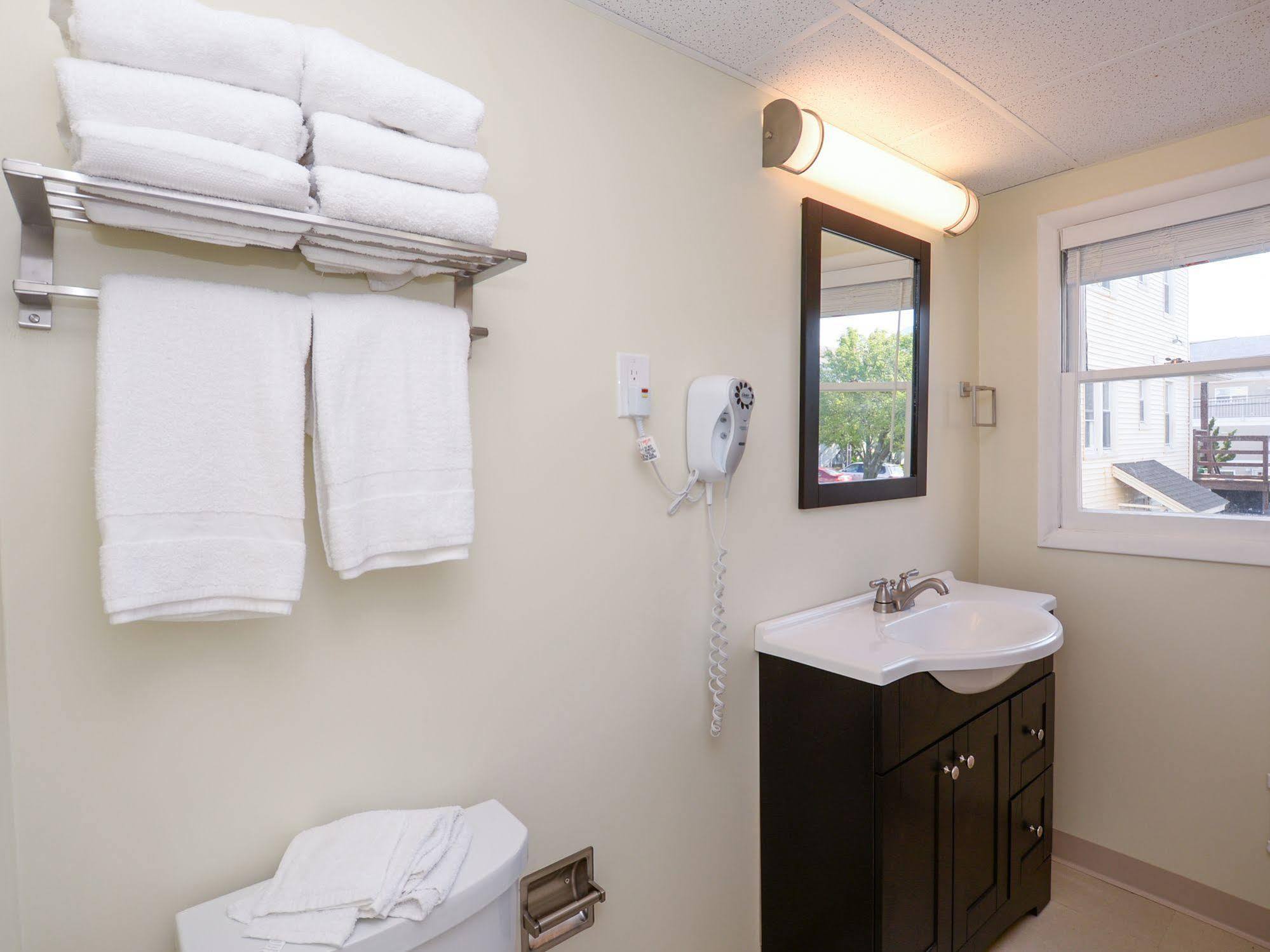 The Wellington Hotel & Suites Oceanblock Ocean City Buitenkant foto
