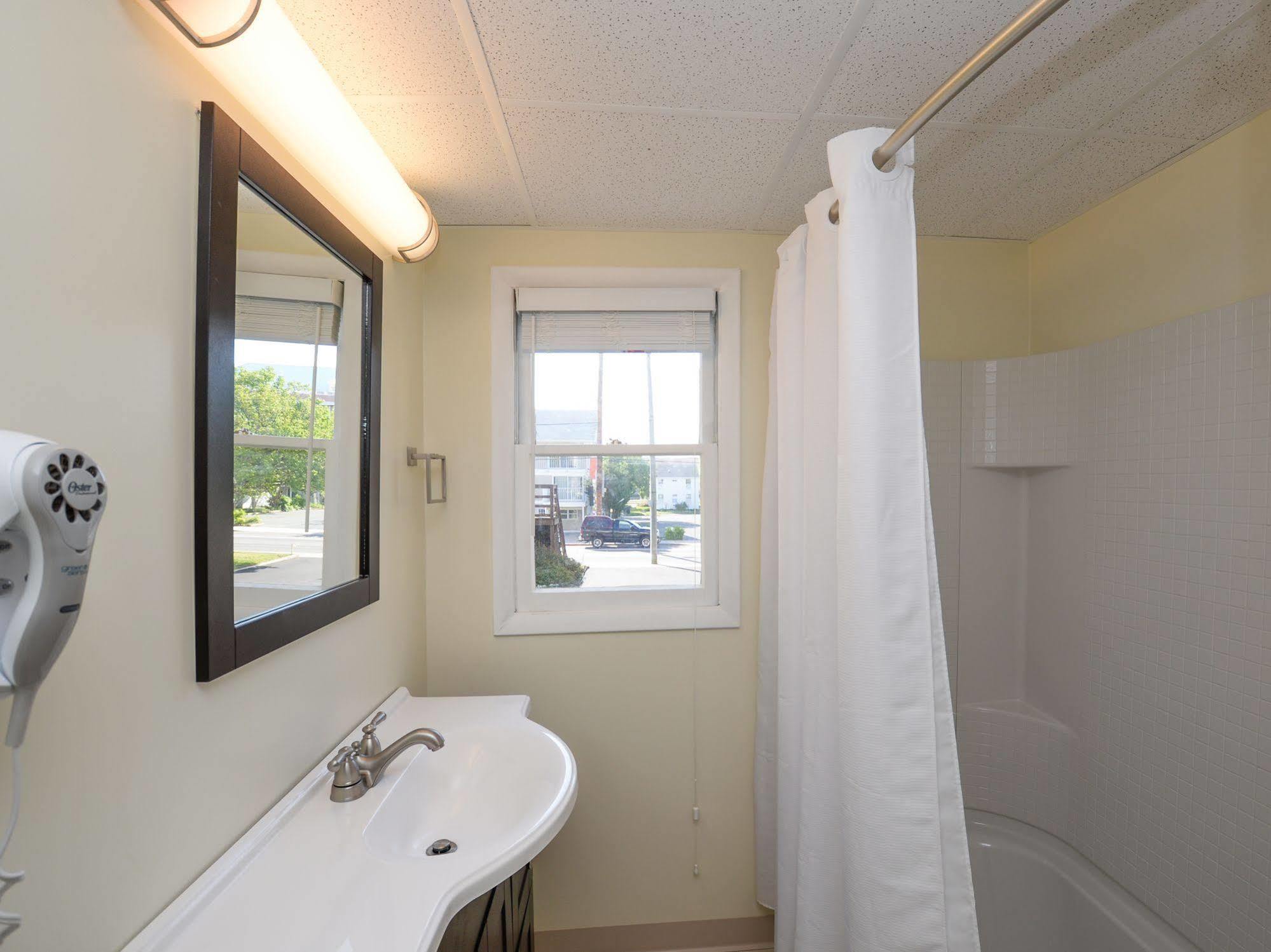 The Wellington Hotel & Suites Oceanblock Ocean City Buitenkant foto